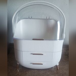 Elegant White Bathroom Organizer